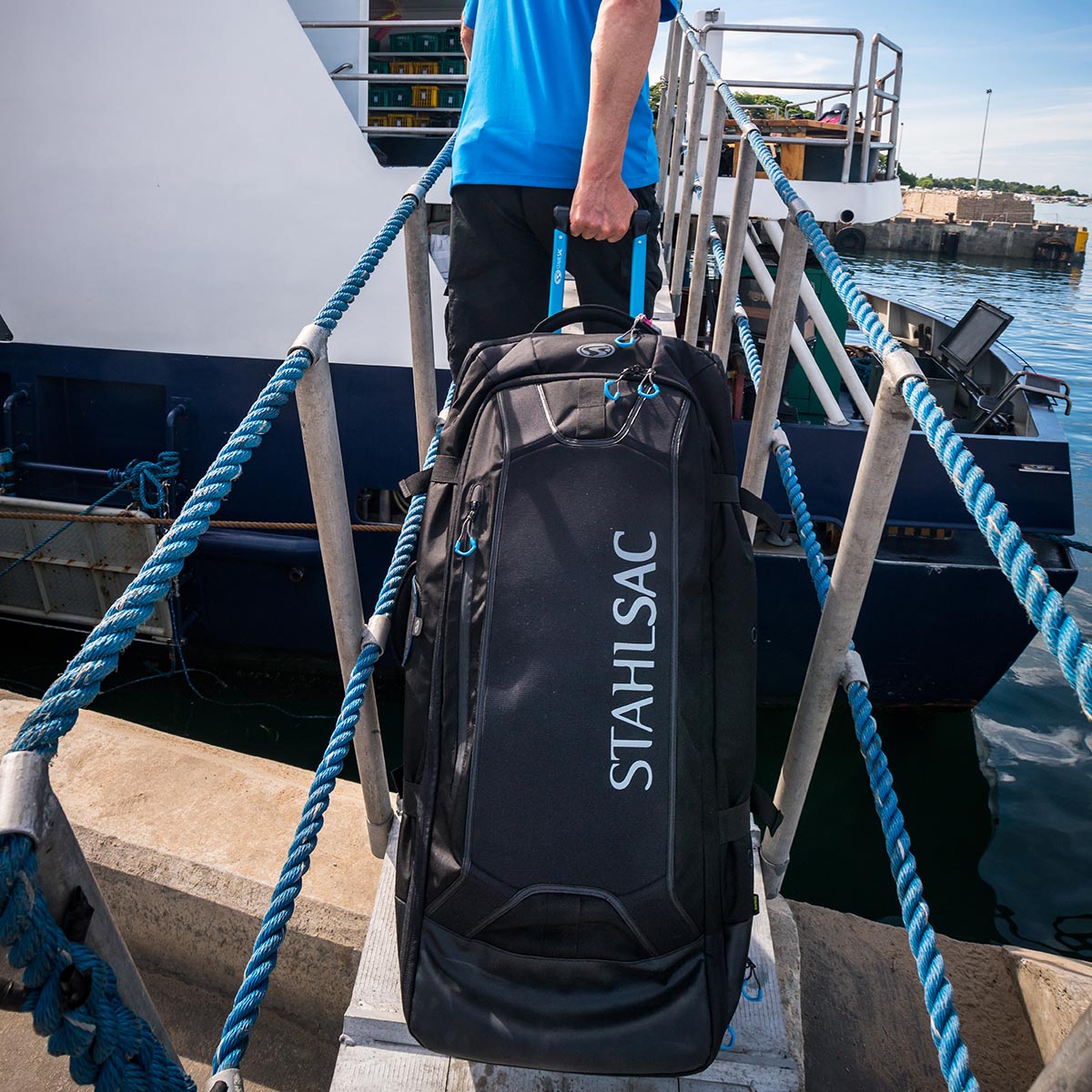 Stahlsac Steel Wheeled Bag Product Photo
