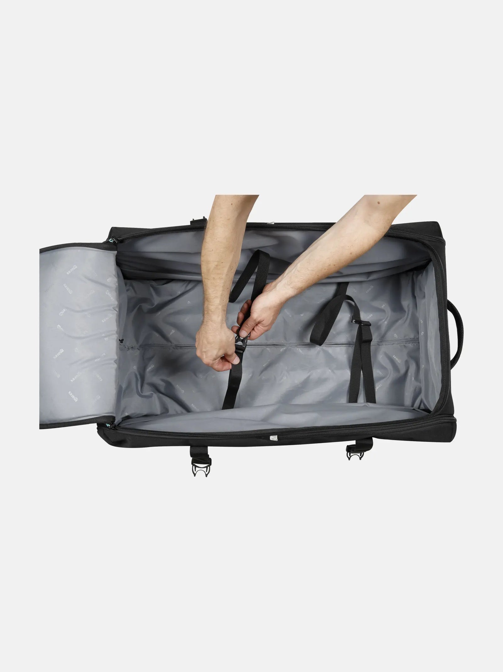 CRUISE BACK PACK – Wheeled Dive Travel Bag Product Photo
