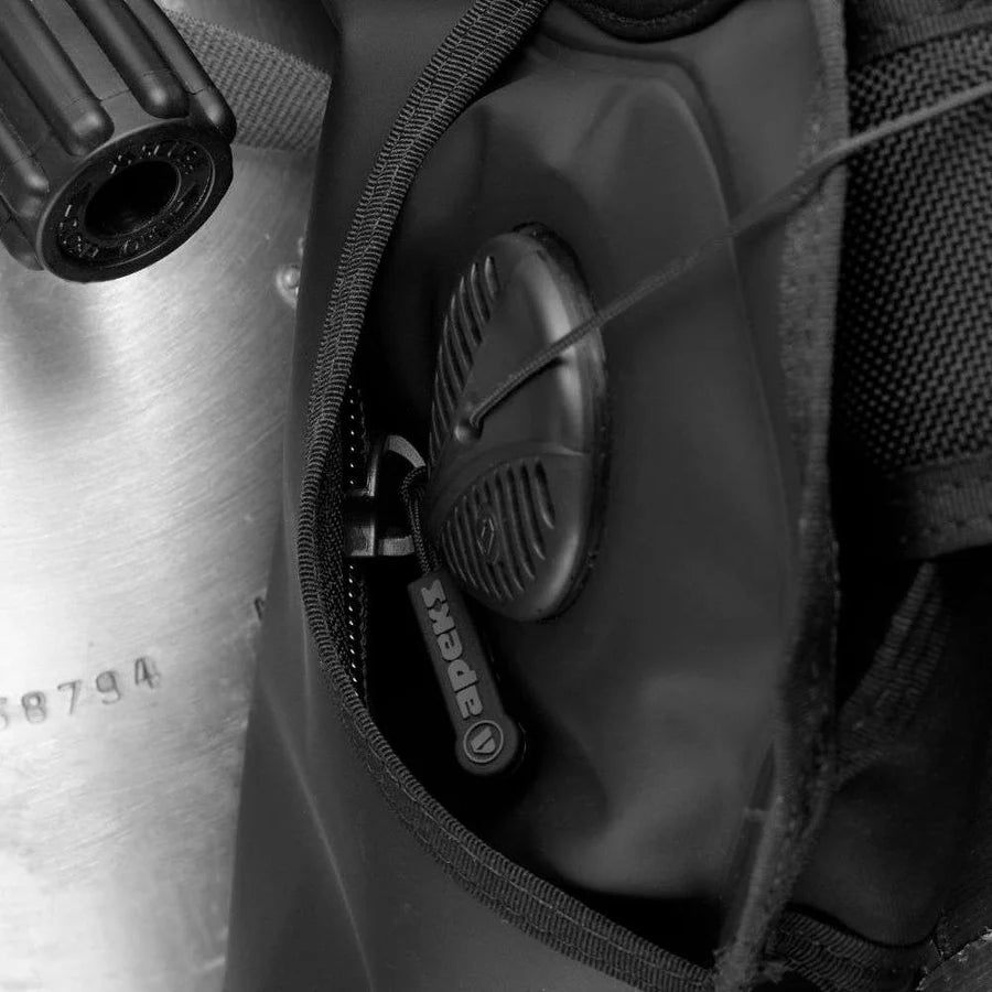 Apeks Exotec BCD Hybrid Back Inflation Scuba System Product Photo
