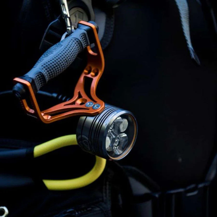 Apeks LUNA-X Torch | High Output Technical Dive Light Product Photo
