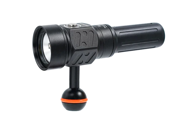 DIVEVOLK SL20 2000 Lumen Dive Light for Underwater Photography