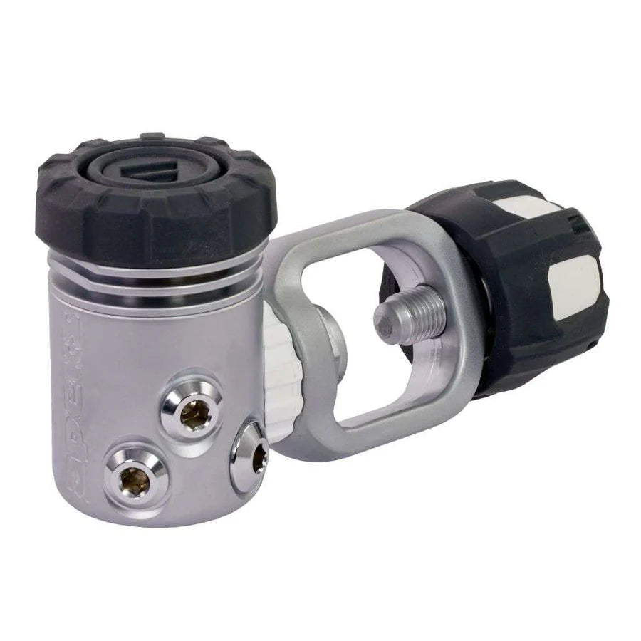 XL4+ Regulator DIN Lightweight Cold Water Performance Product Photo