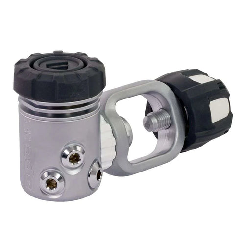 XL4+ Regulator DIN Lightweight Cold Water Performance Product Photo