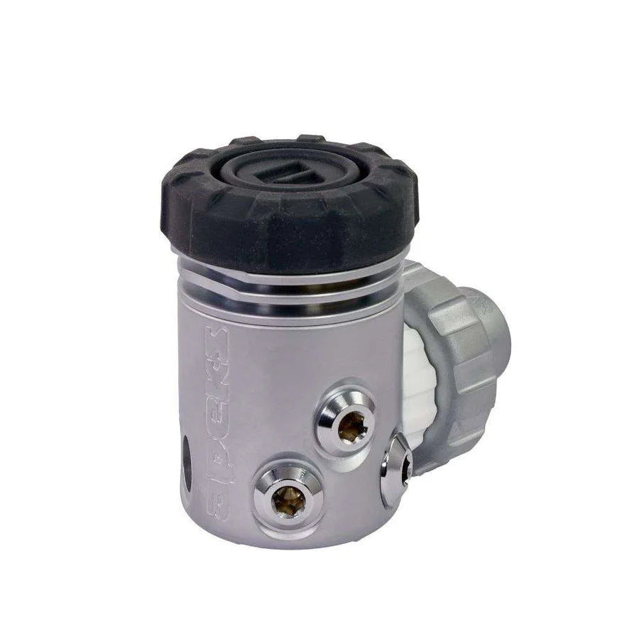 XL4+ Regulator DIN Lightweight Cold Water Performance Product Photo